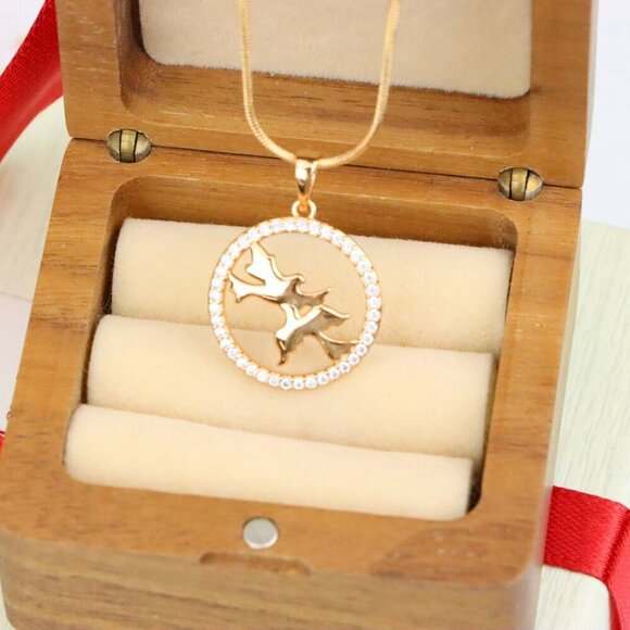 "Rose Gold Circle Pendant with Flying Birds and Crystal Border Design, XPPT1612 - Picture 7 of 13